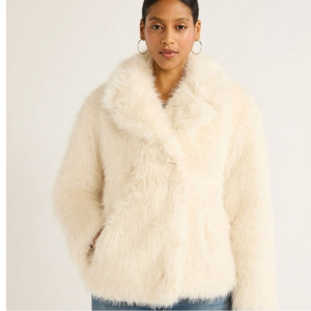 Scoop Women’s Oversized Faux Fur Coat